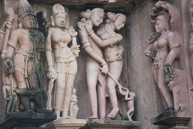Індійська еротична скульптура