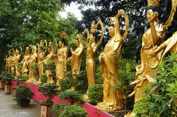 храм «Десяти тысяч Будд»